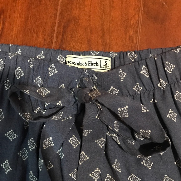 PURPLE PRINT LOOSE SHORT - Picture 2 of 4